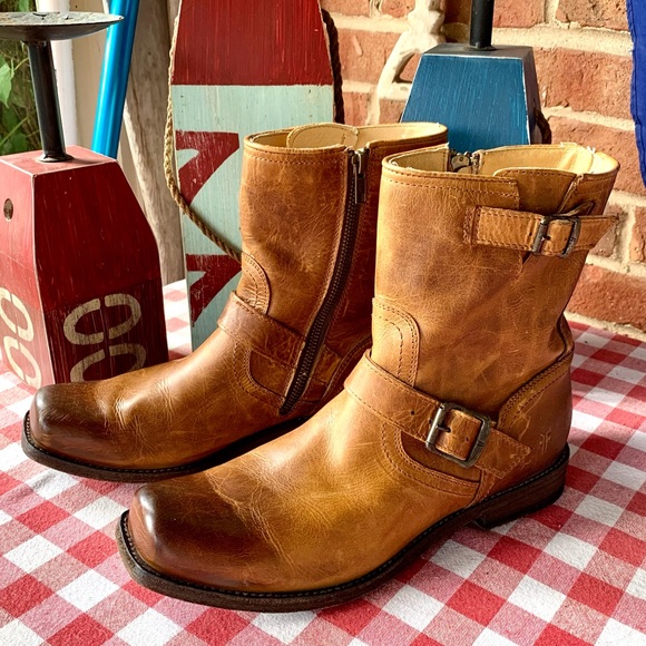 Frye Other - FRYE Men's Distressed Tan Leather Smith Engineer Boots, 9D